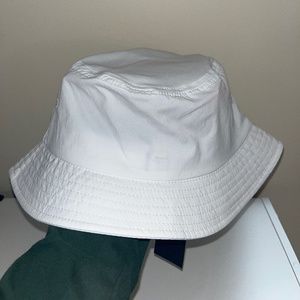 A&F white bucket hat